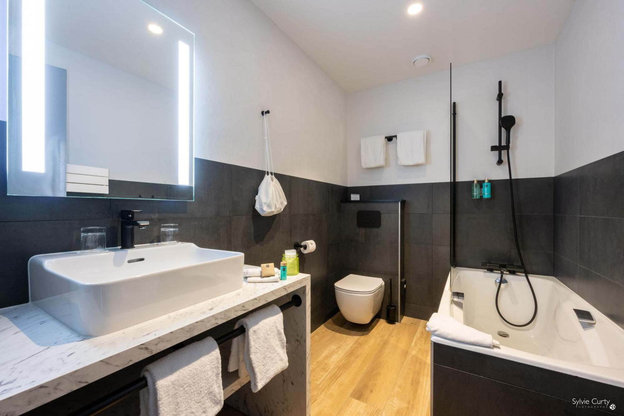 Le Champlain Hotell La Rochelle  Eksteriør bilde